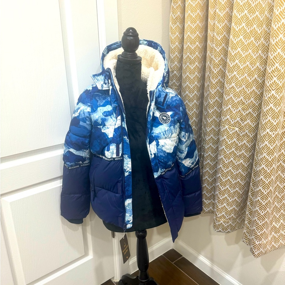 Boys size 13/14 puffer jacket